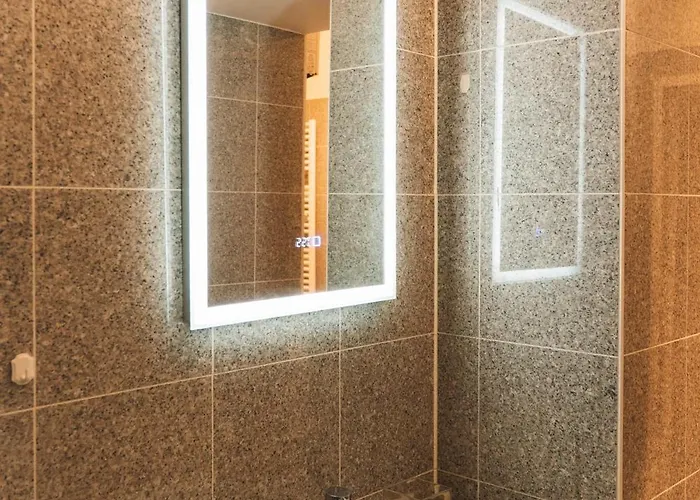 Apartment Landstrasse Retreat - Stylish & Spacious 2 Bd For 8 Guests