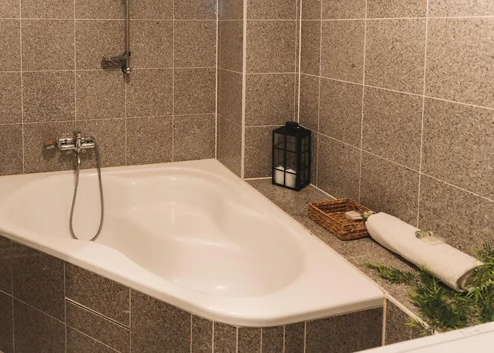 Apartment Landstrasse Retreat - Stylish & Spacious 2 Bd For 8 Guests Wien
